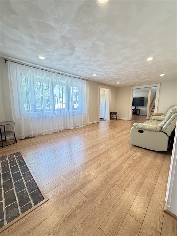 22 Abbott Rd