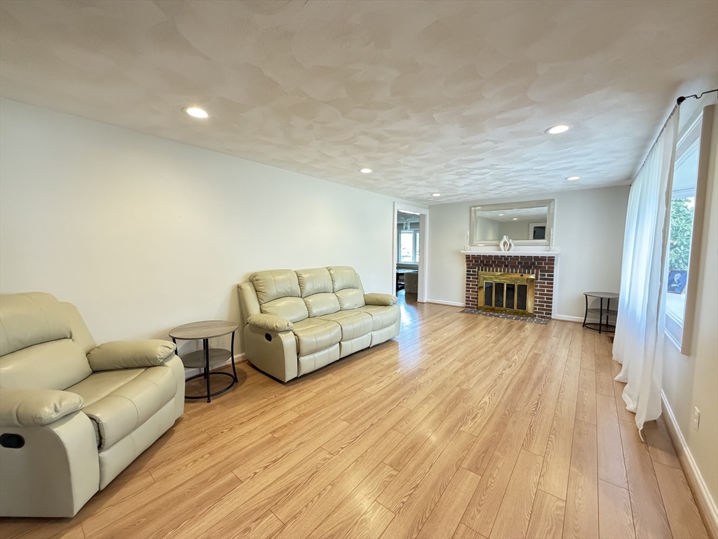 22 Abbott Rd