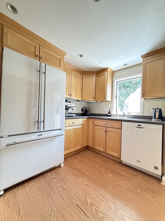 22 Abbott Rd
