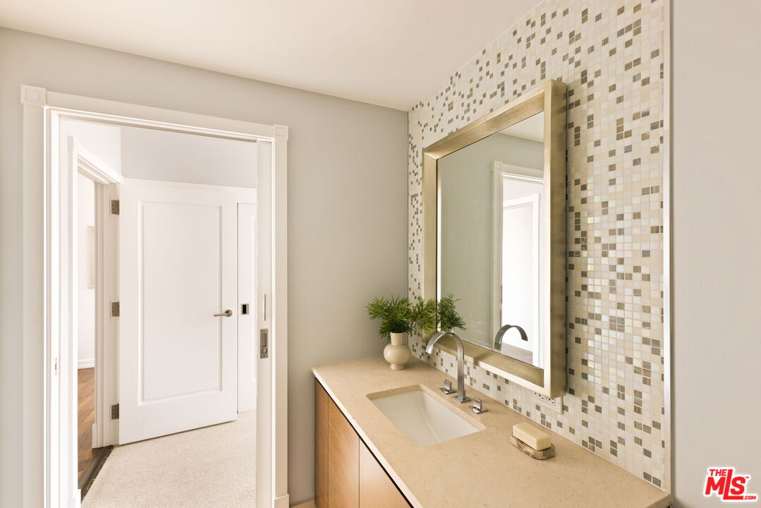 900 W Olympic Blvd Unit: 33K