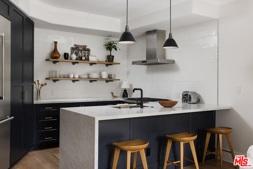 4424 Moorpark Way Unit: 5