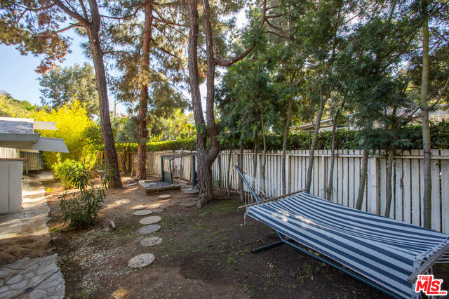 7561 LOLINA LN