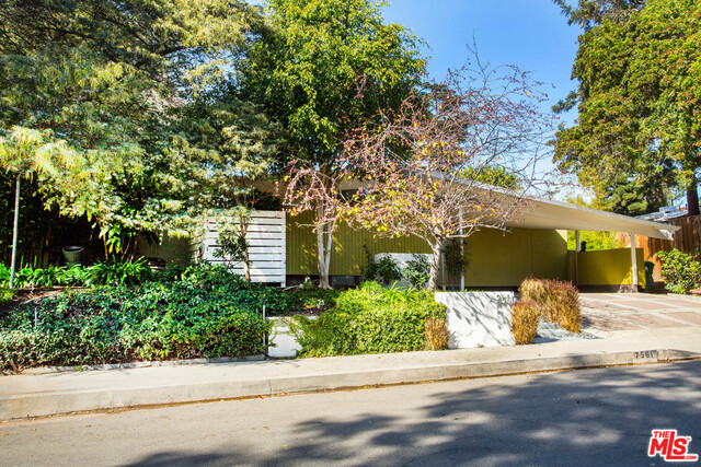 7561 LOLINA LN