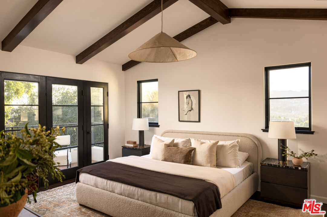 2504 Silver Lake Ter