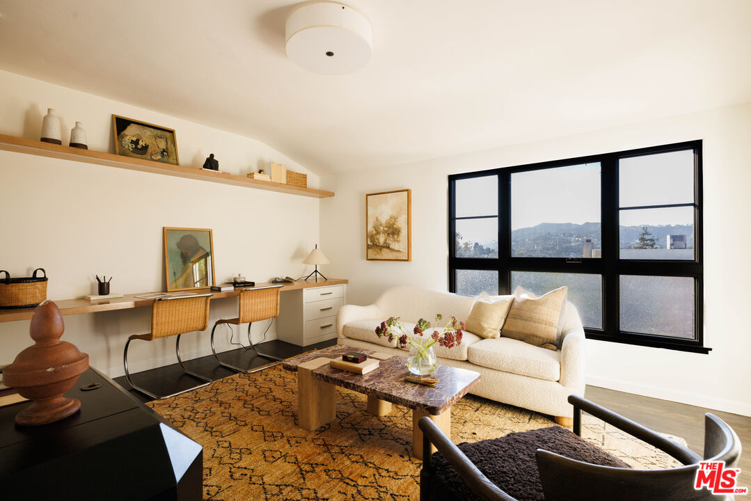 2504 Silver Lake Ter