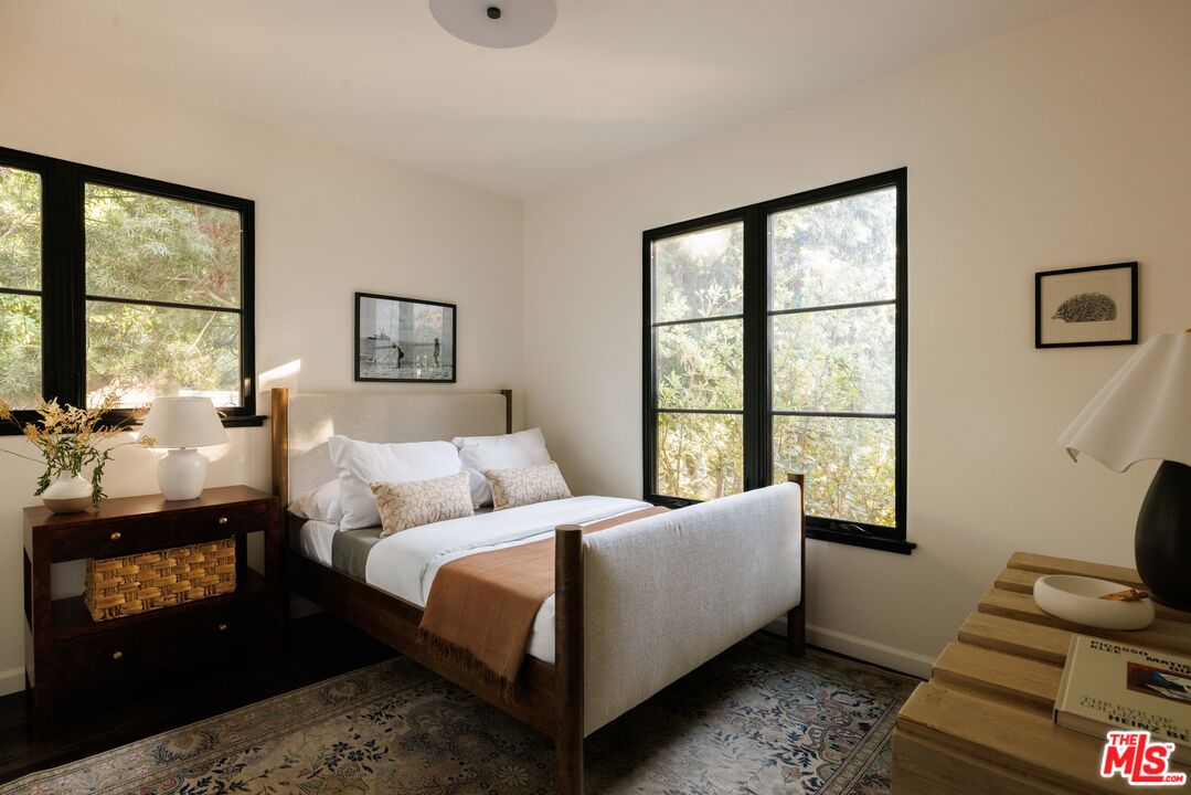 2504 Silver Lake Ter