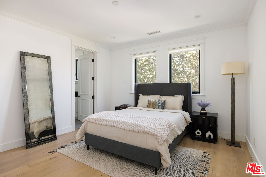 4104 Kraft Ave