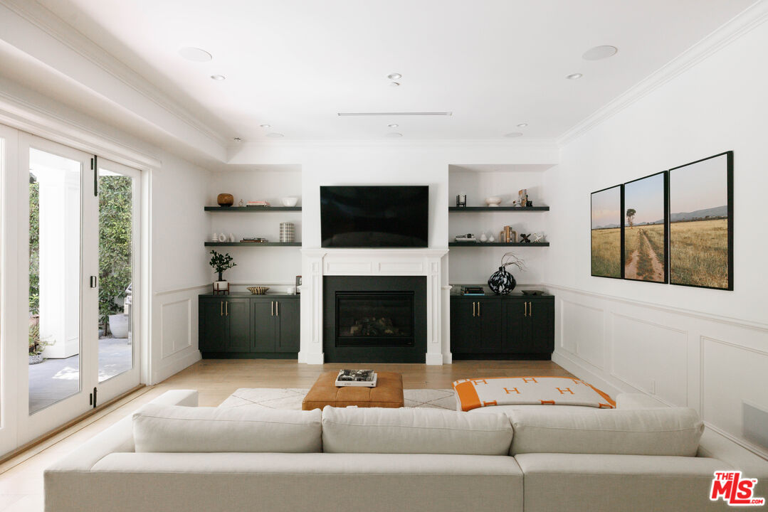 4104 Kraft Ave