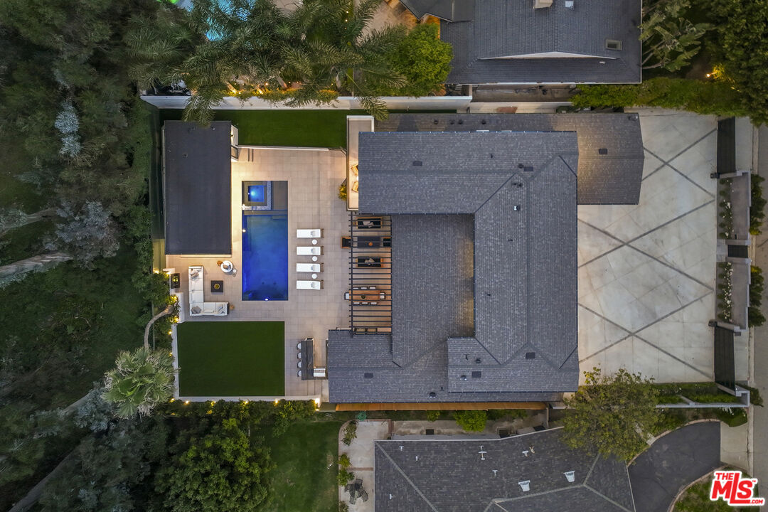 1949 Coldwater Canyon Dr