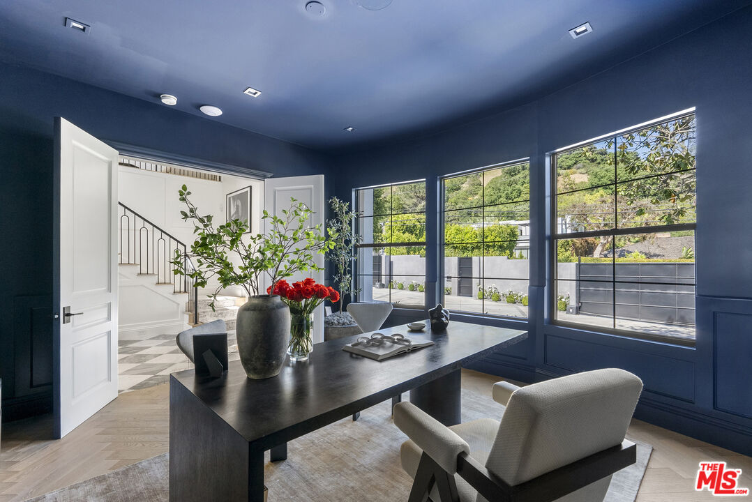 1949 Coldwater Canyon Dr