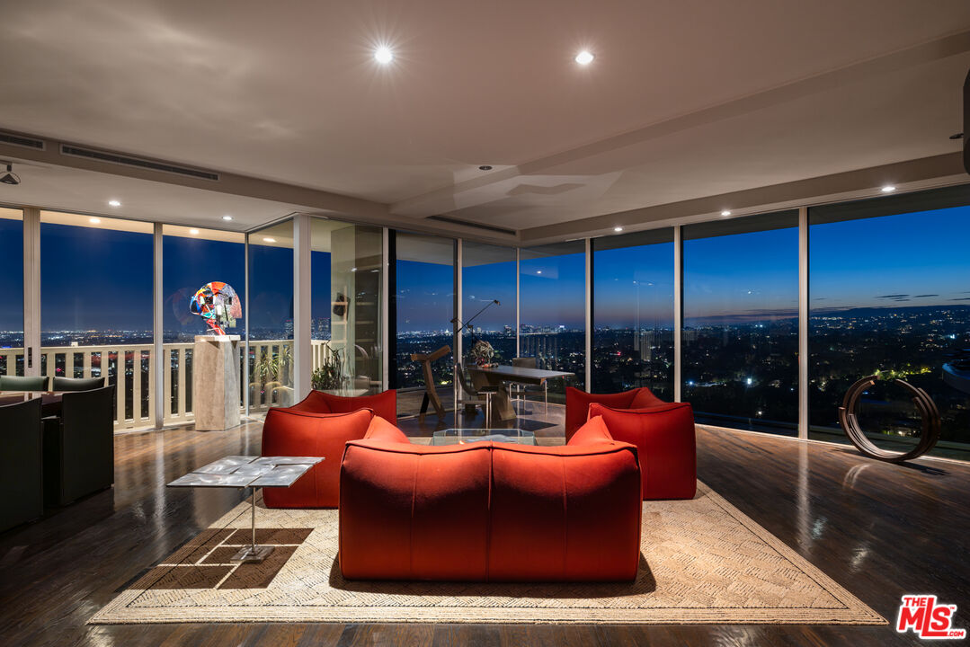 9255 Doheny Rd Unit: 2502