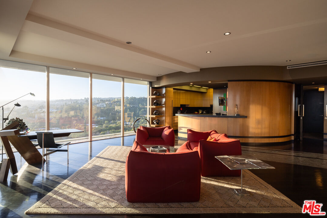 9255 Doheny Rd Unit: 2502