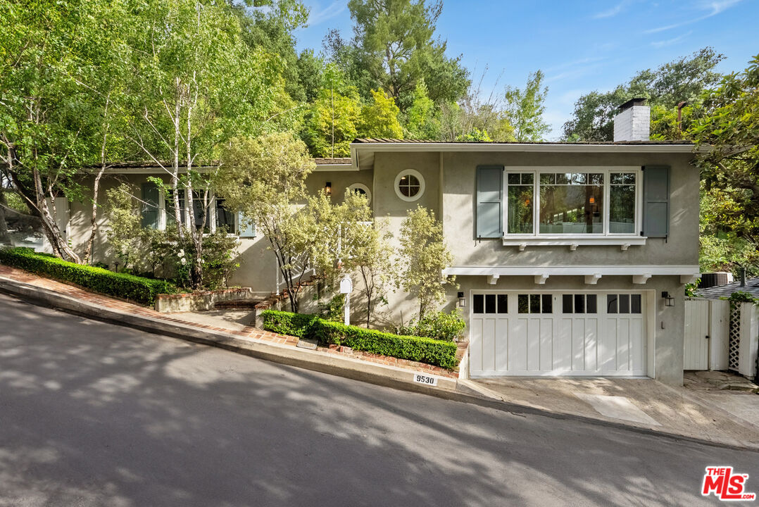 9530 Cedarbrook Dr