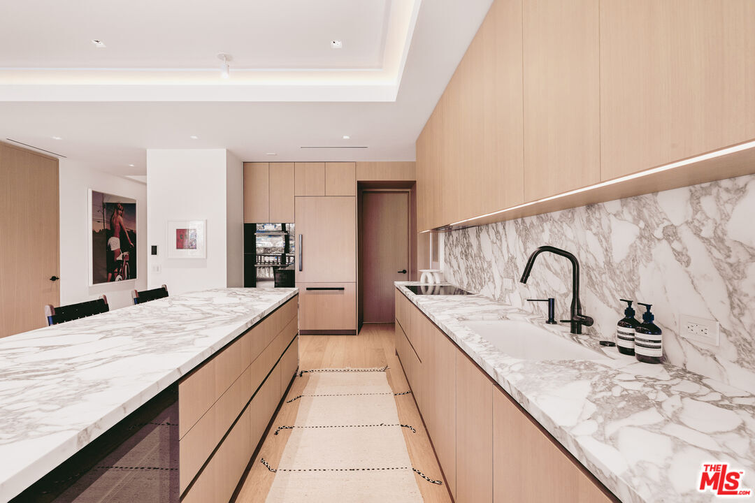 9255 Doheny Rd Unit: 1803