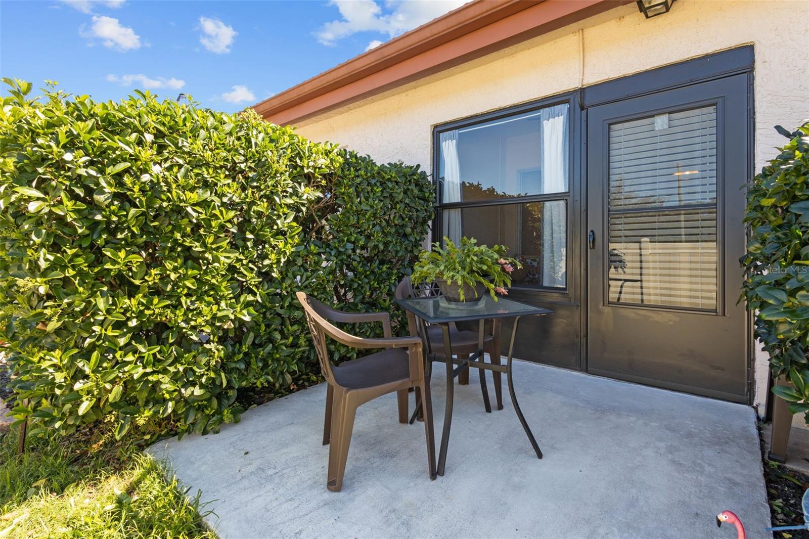 1102 MONTROSE PL #1704