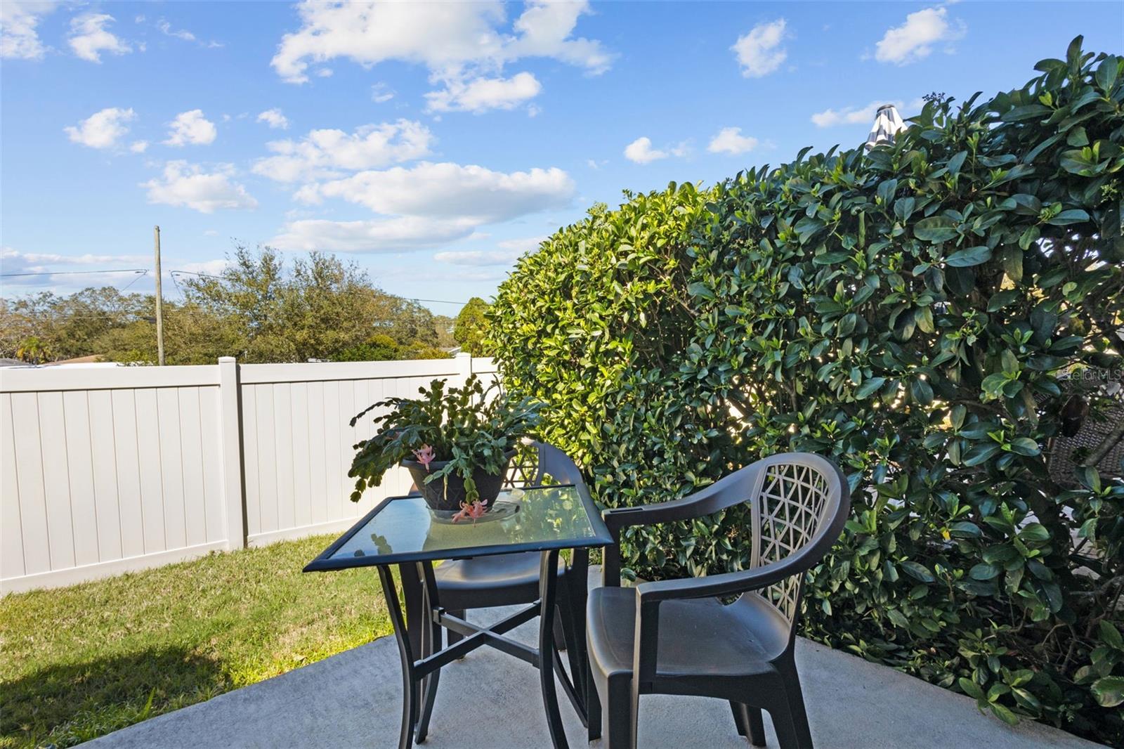 1102 MONTROSE PL #1704