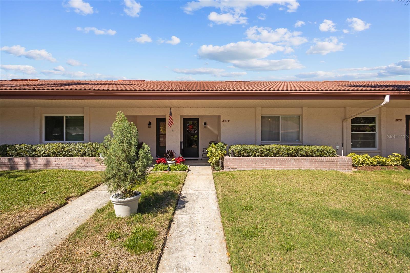 1102 MONTROSE PL #1704