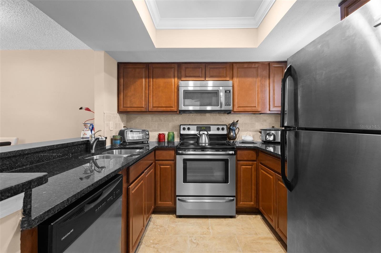 1102 MONTROSE PL #1704