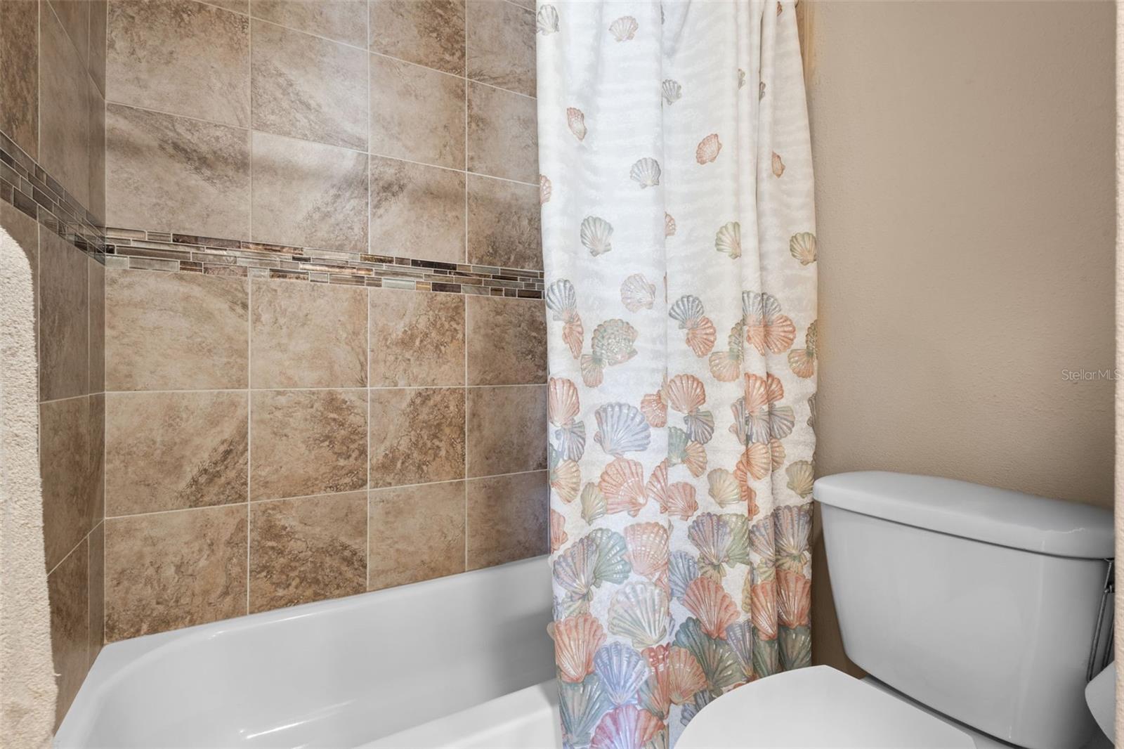 1102 MONTROSE PL #1704