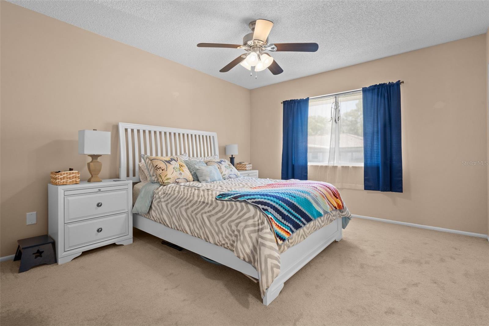 1102 MONTROSE PL #1704