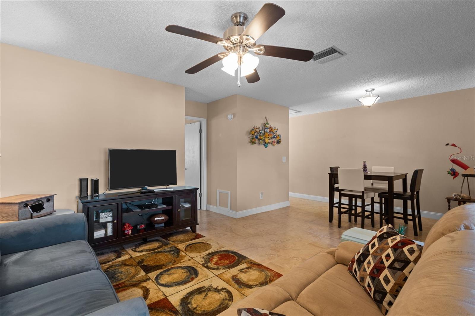 1102 MONTROSE PL #1704