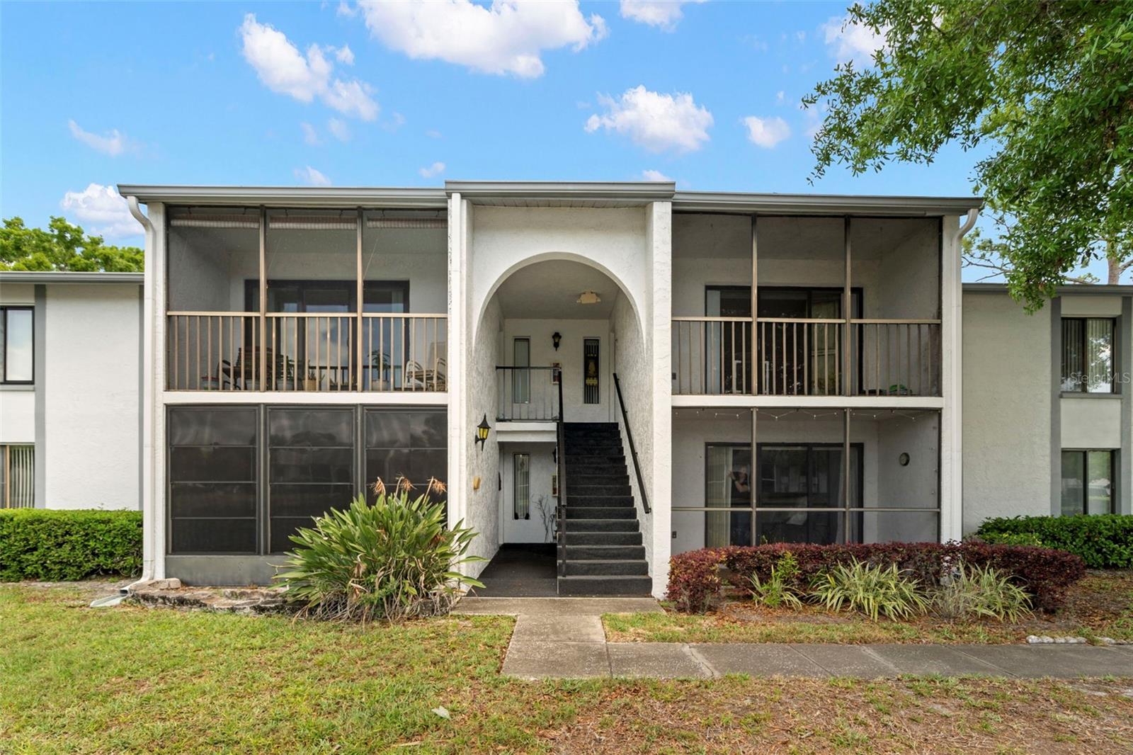 1243 PINE RIDGE CIR W #B1