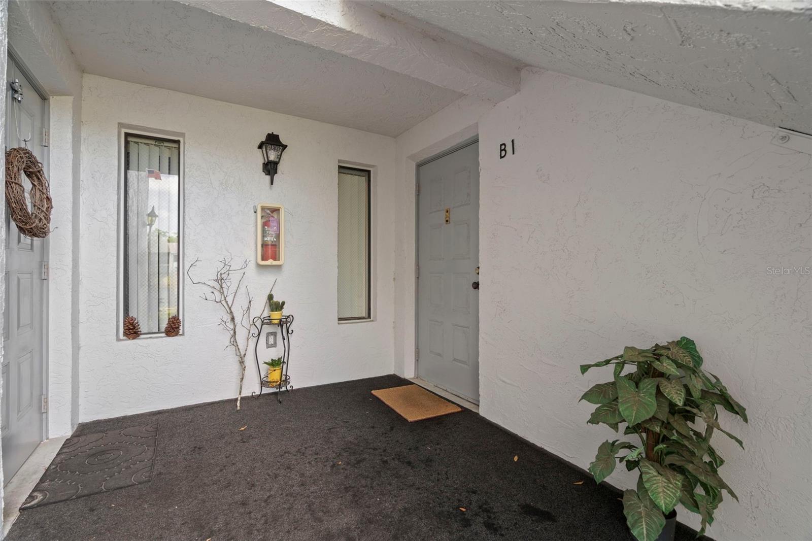 1243 PINE RIDGE CIR W #B1