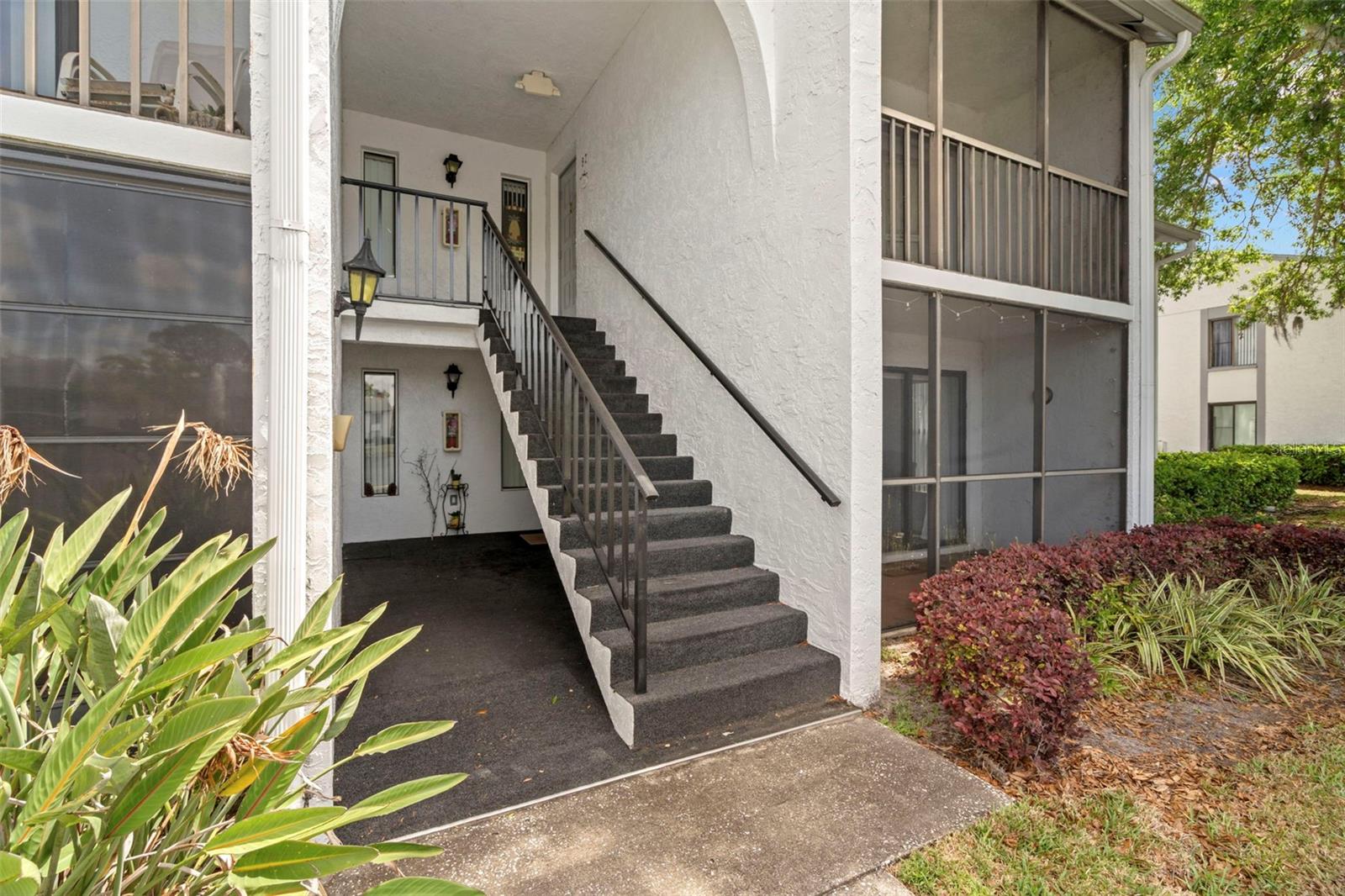 1243 PINE RIDGE CIR W #B1