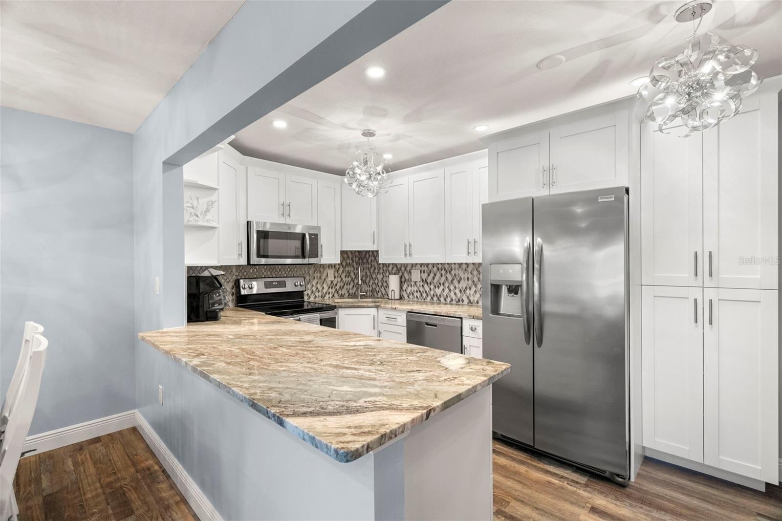 1243 PINE RIDGE CIR W #B1