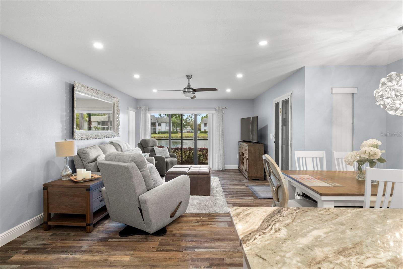 1243 PINE RIDGE CIR W #B1