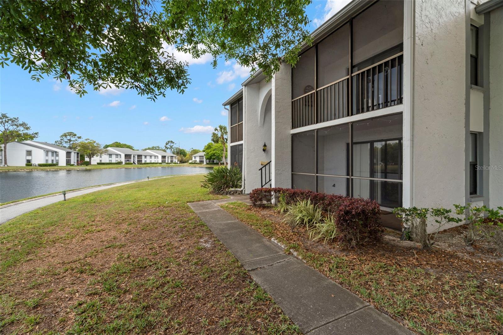 1243 PINE RIDGE CIR W #B1