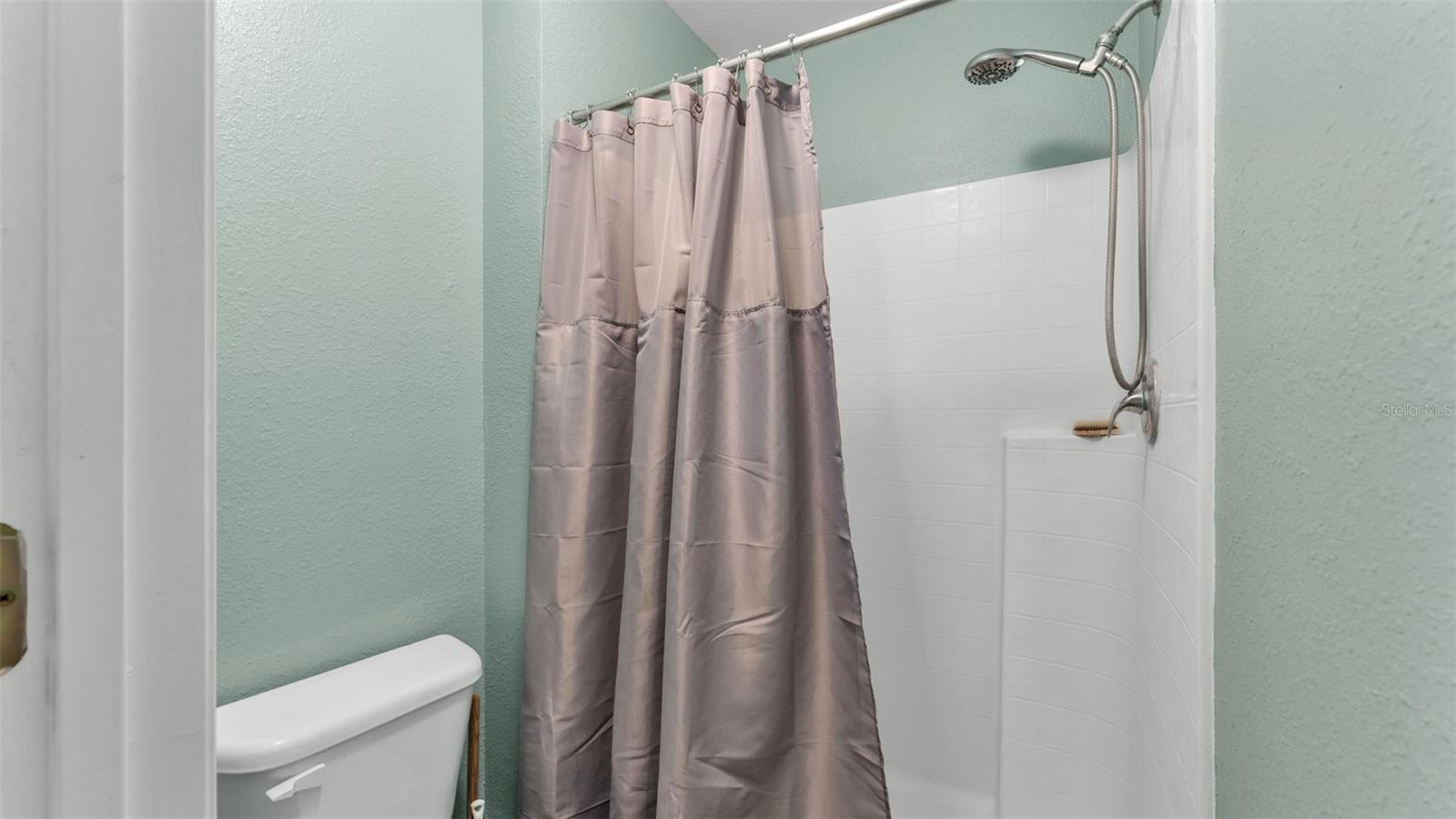 1429 COUNTRY CHASE DR