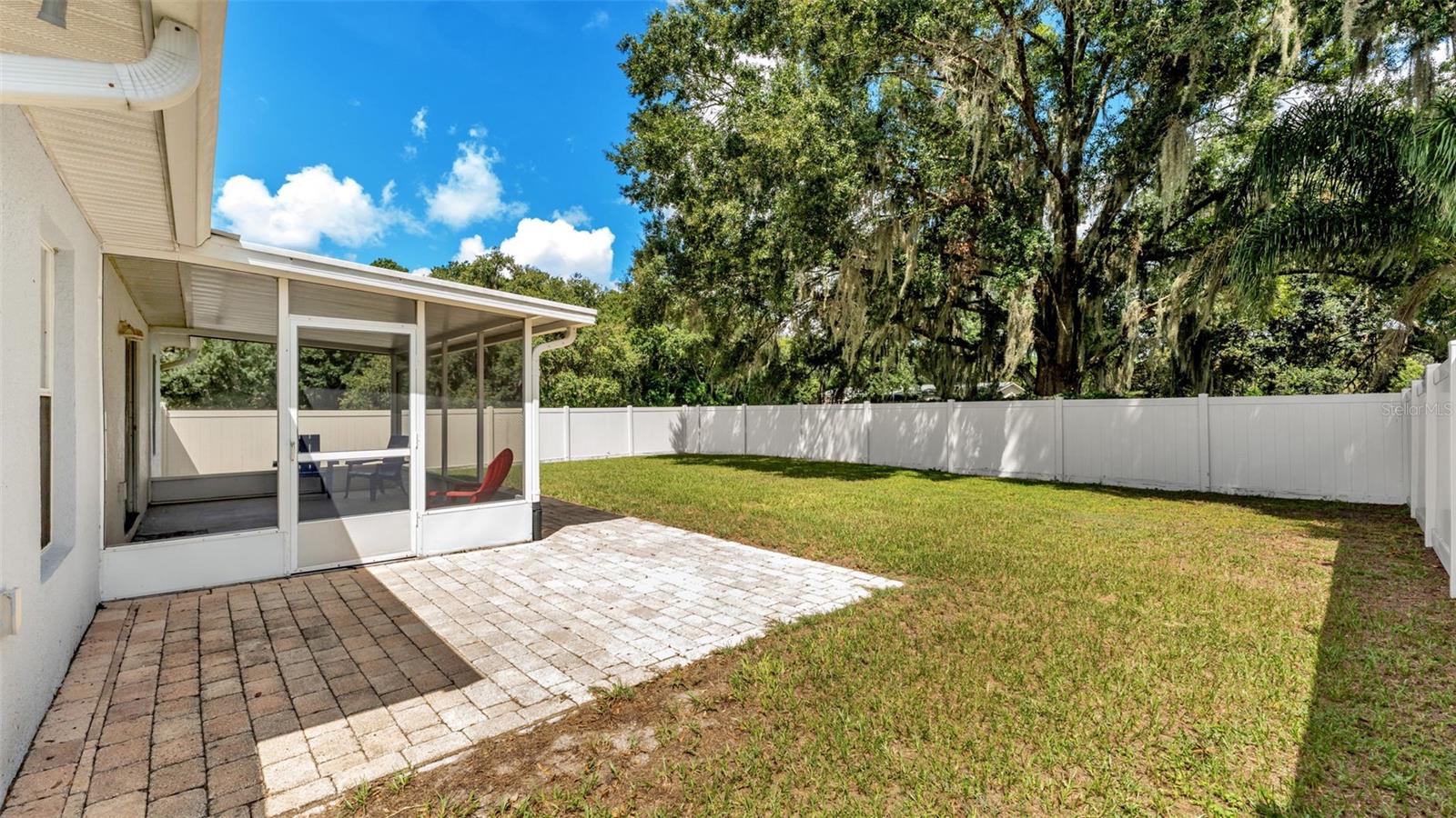 1429 COUNTRY CHASE DR