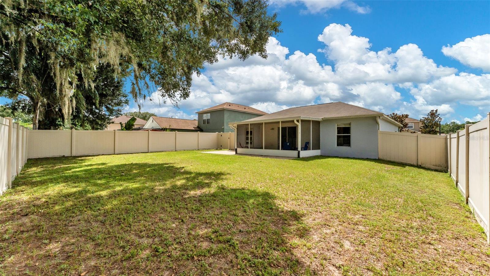 1429 COUNTRY CHASE DR