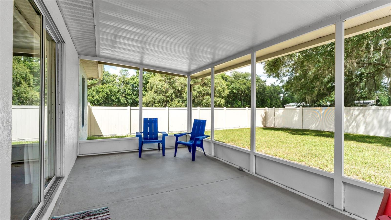 1429 COUNTRY CHASE DR