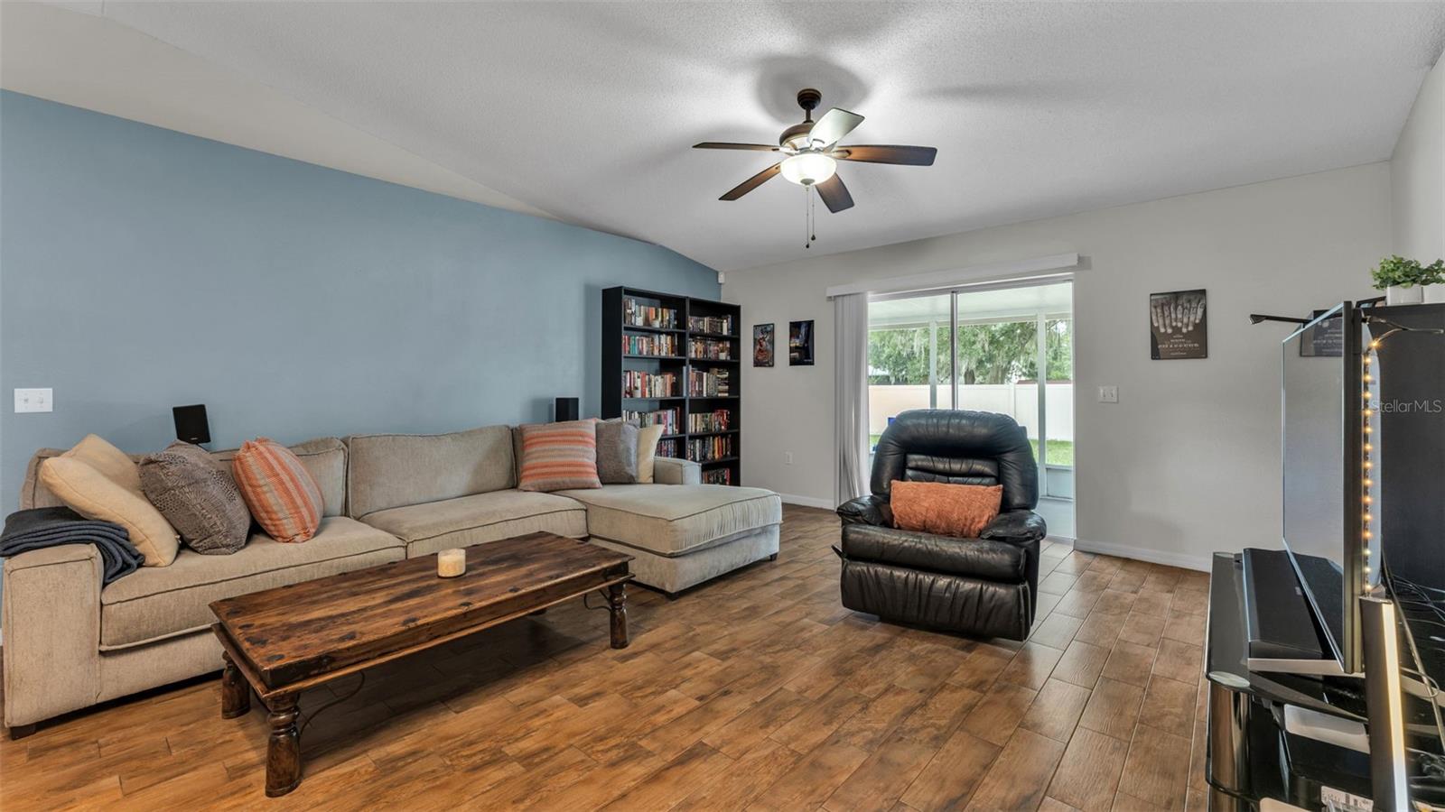 1429 COUNTRY CHASE DR