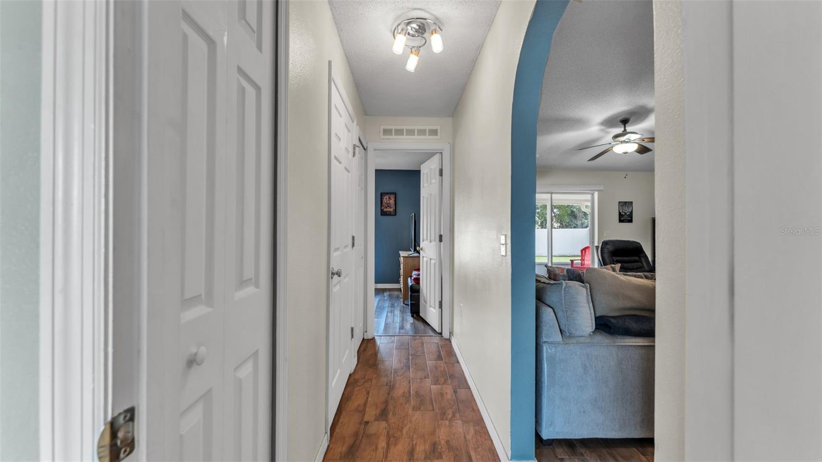 1429 COUNTRY CHASE DR