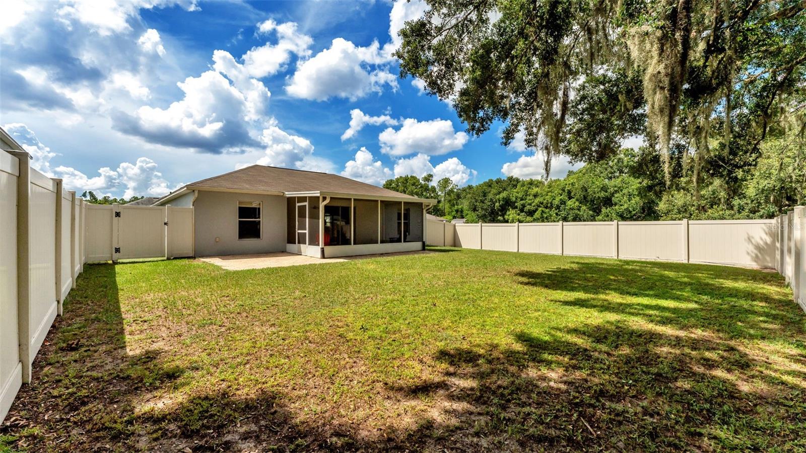 1429 COUNTRY CHASE DR