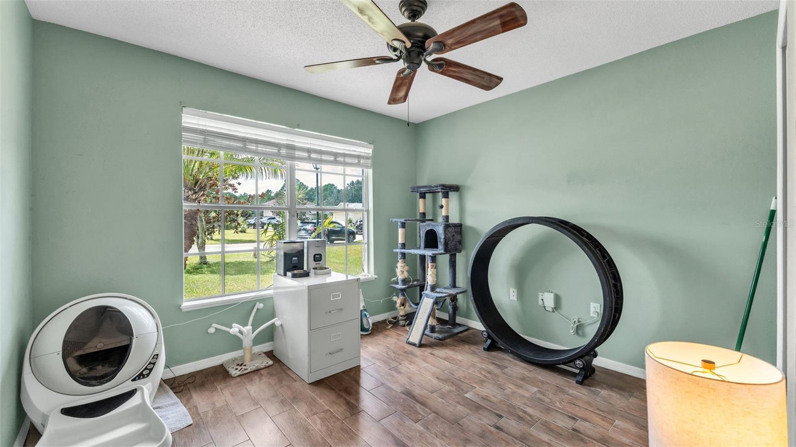 1429 COUNTRY CHASE DR