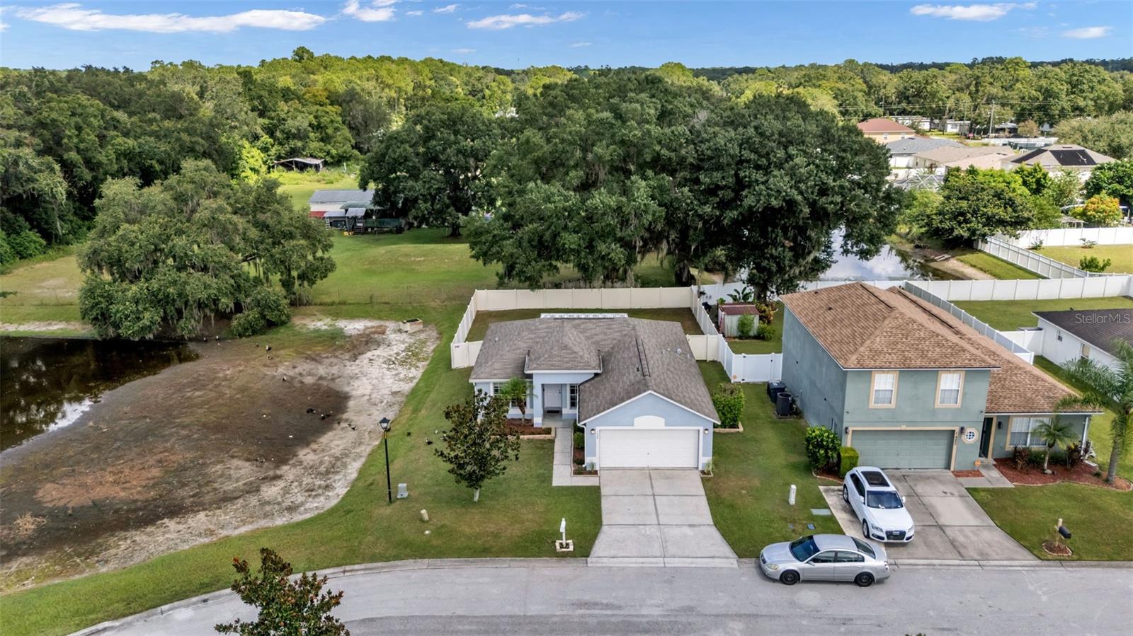 1429 COUNTRY CHASE DR