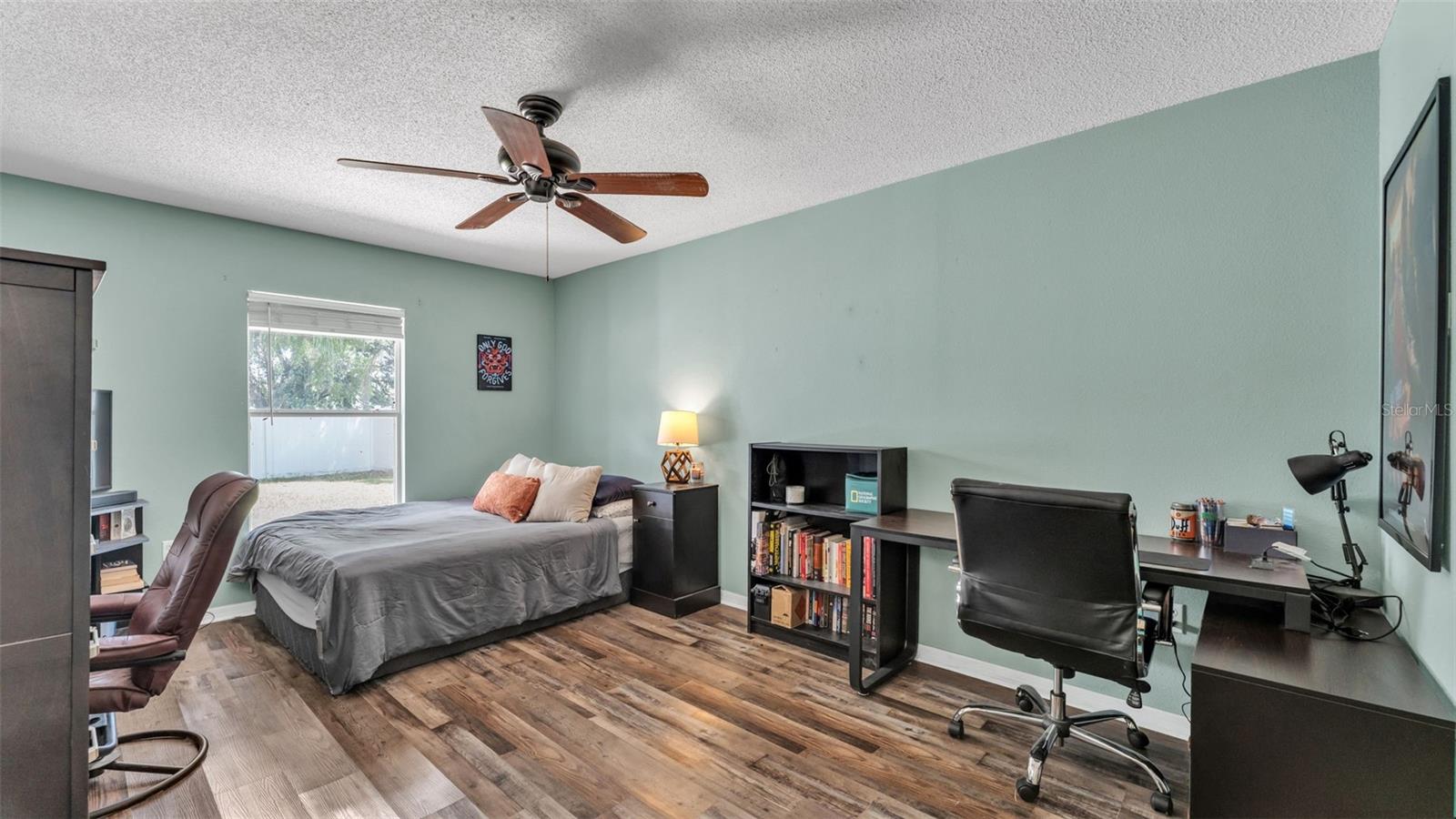 1429 COUNTRY CHASE DR