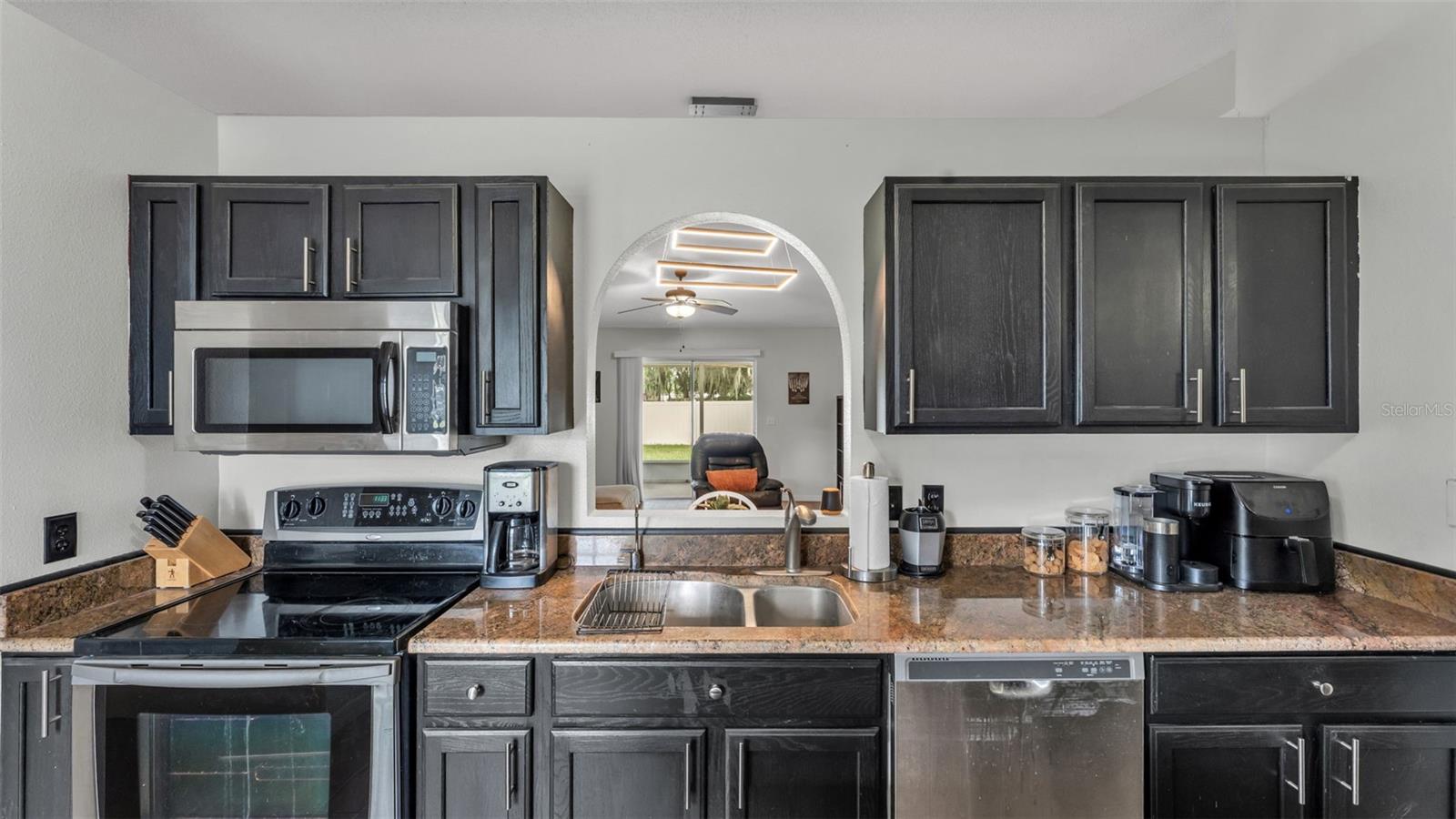 1429 COUNTRY CHASE DR