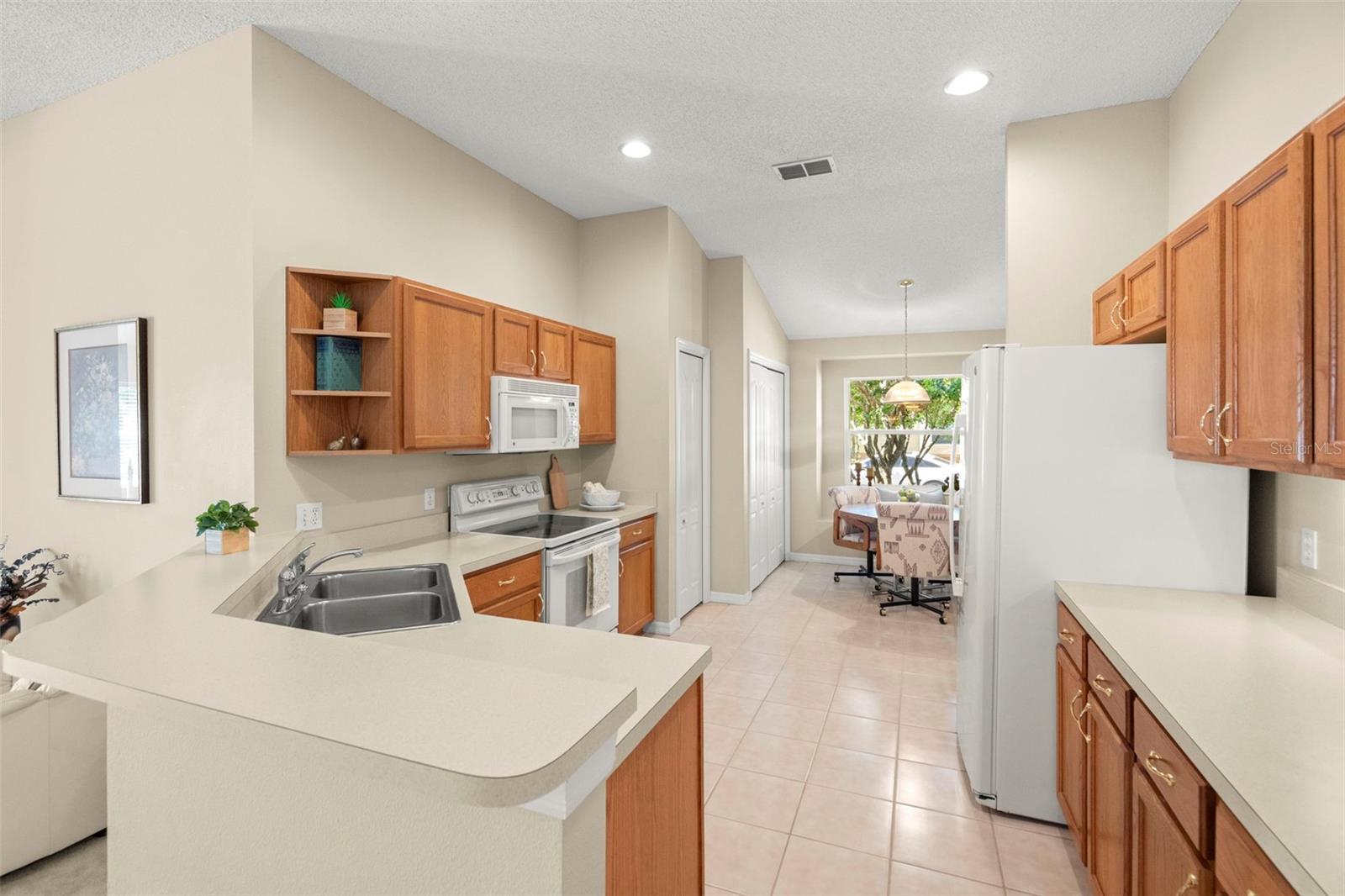 1927 ACADIA GREENS DR