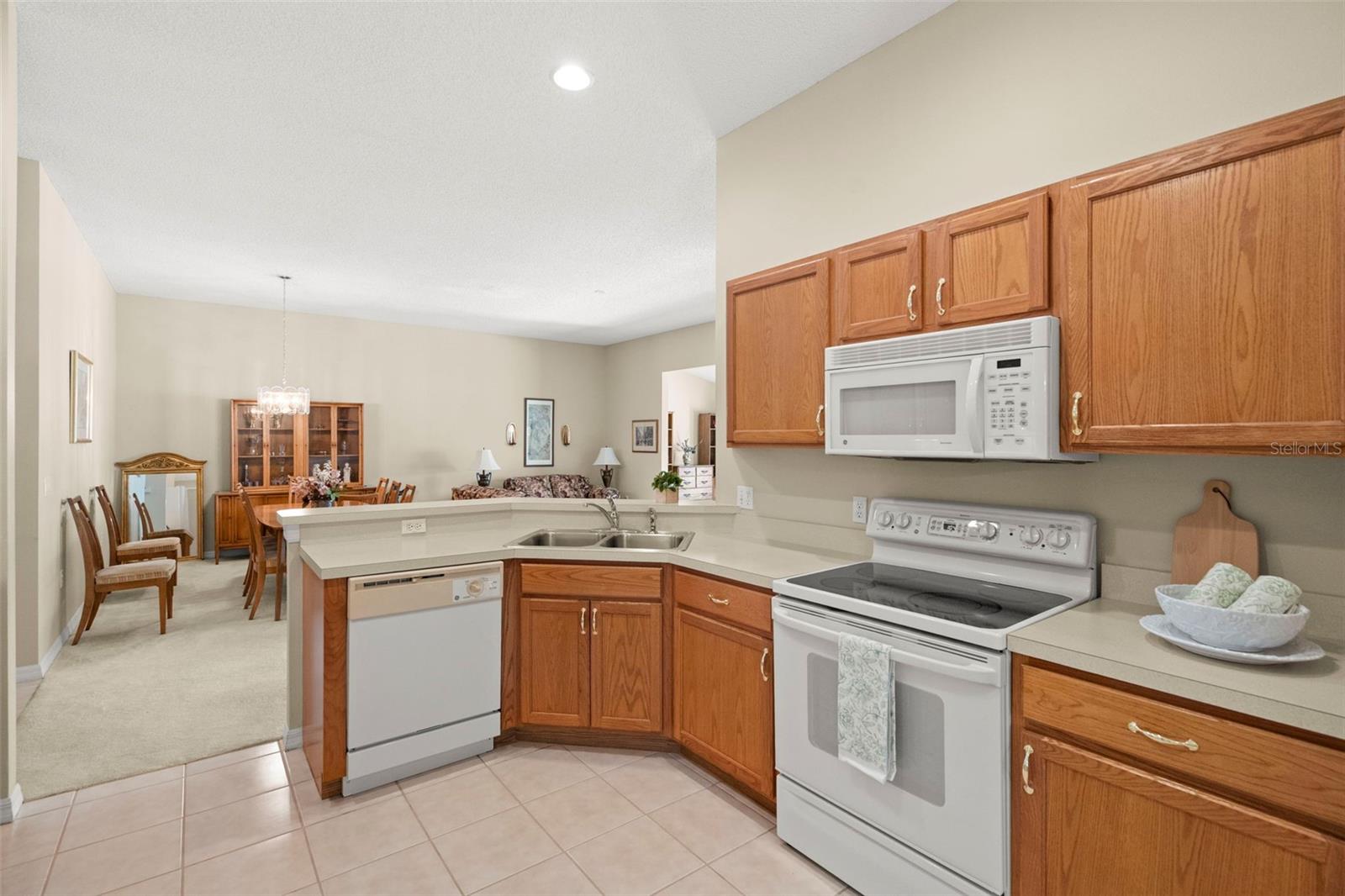 1927 ACADIA GREENS DR