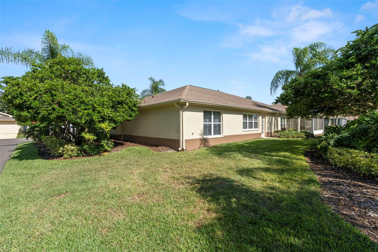 1927 ACADIA GREENS DR