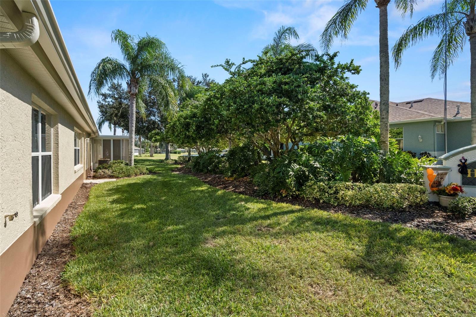 1927 ACADIA GREENS DR