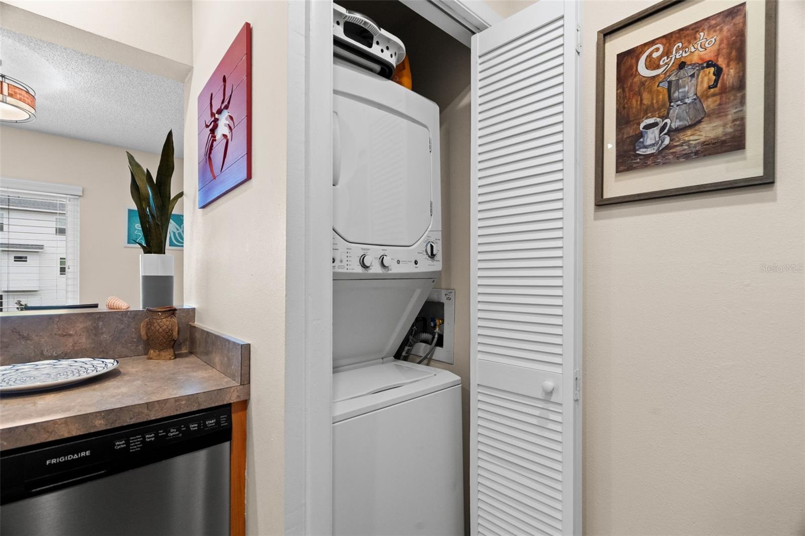 377 MOORINGS COVE DR #9H