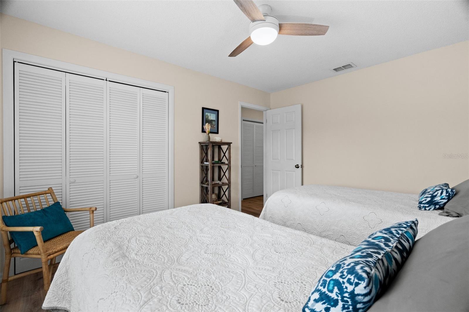 377 MOORINGS COVE DR #9H