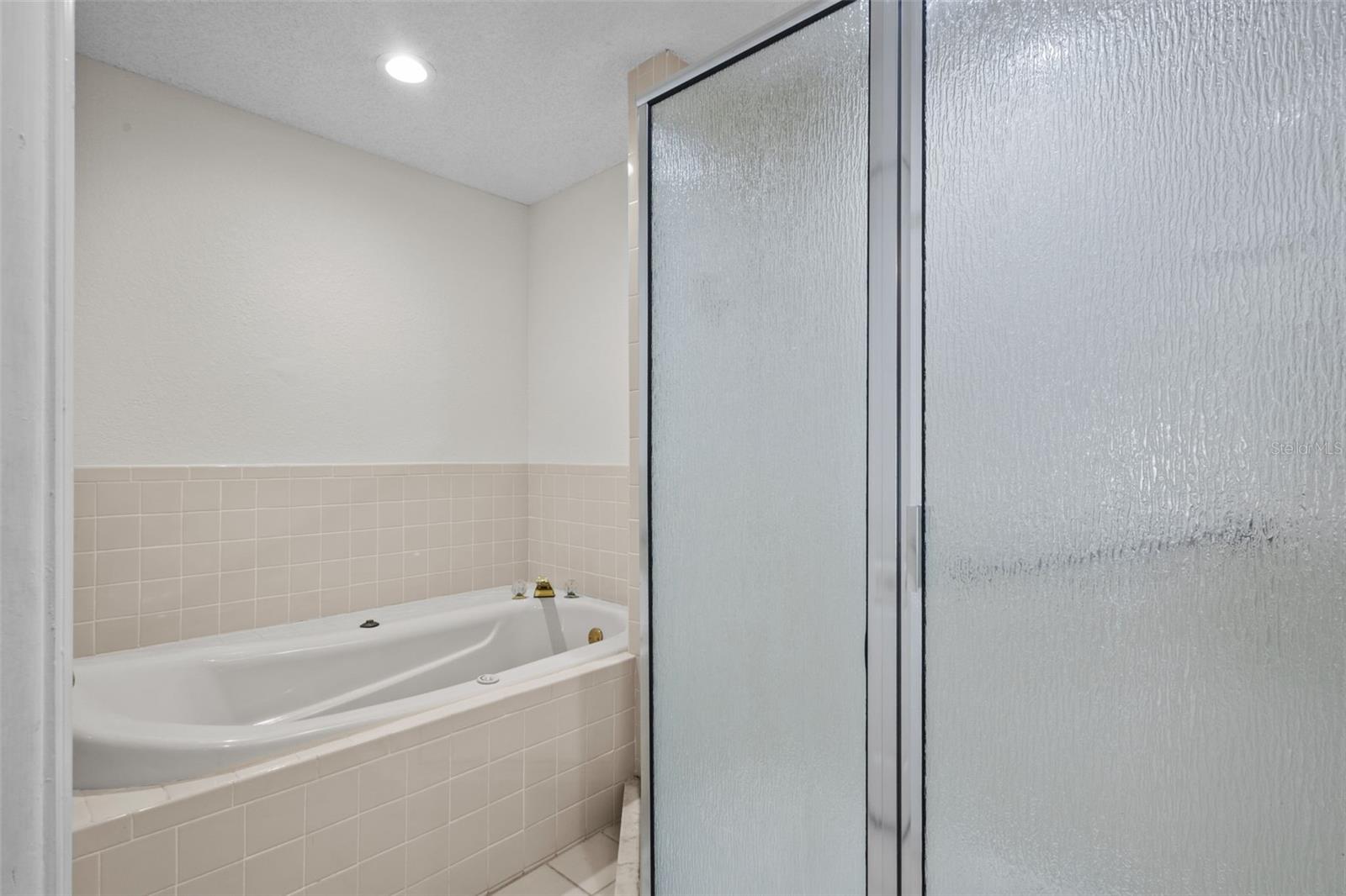 2014 GOLFVIEW DR #2014