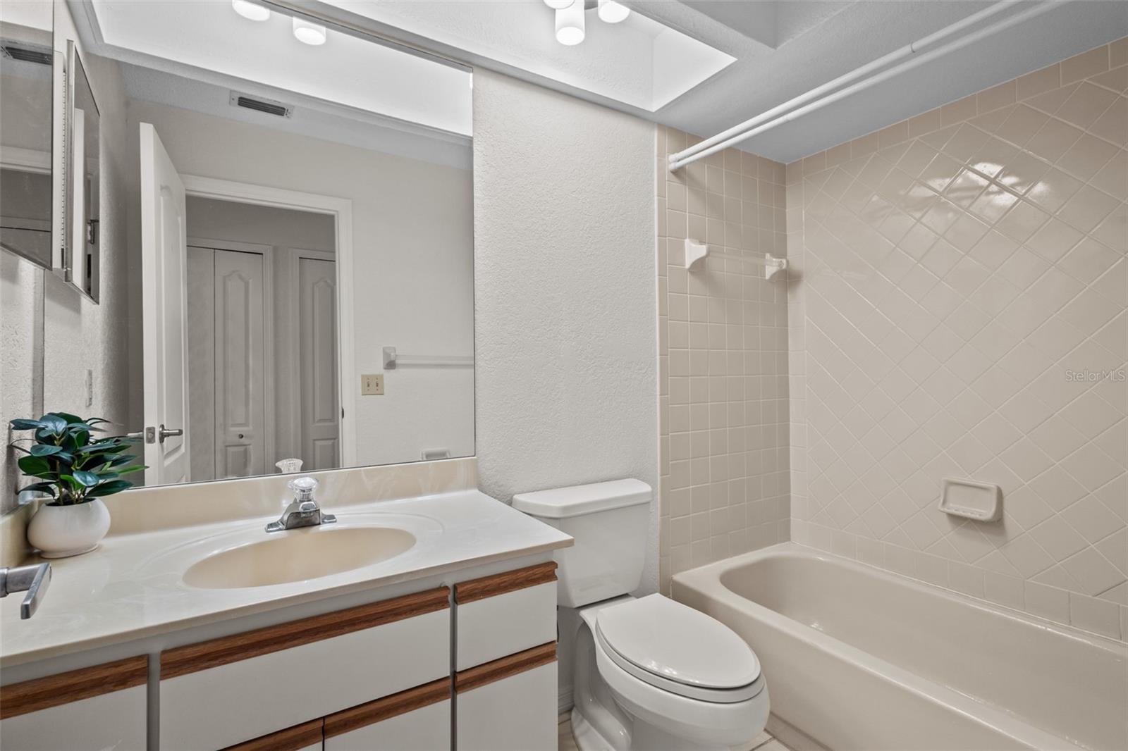 2014 GOLFVIEW DR #2014